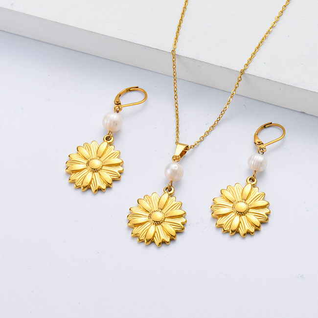 Conjunto de joyas de flores de acero inoxidable chapado en oro Conjunto de joyas de collar y aretes