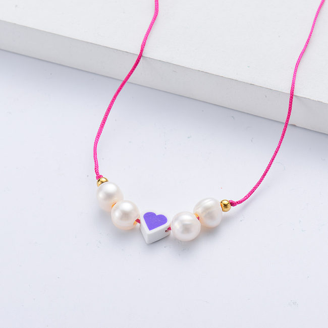 2022 último diseño collar de cadena de cuerda rosa encanto púrpura blanco