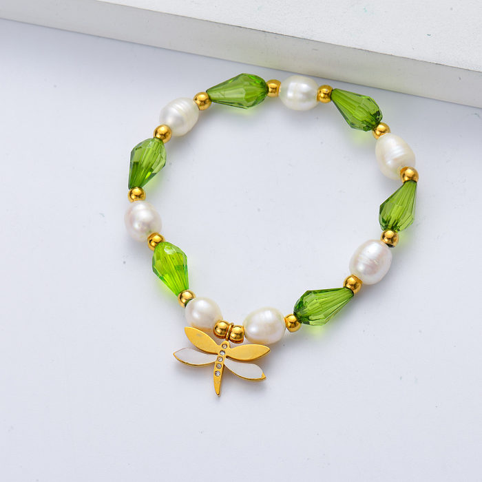 grünes Kristall- und Perlenarmband mit Schmetterlingsanhänger für die Hochzeit