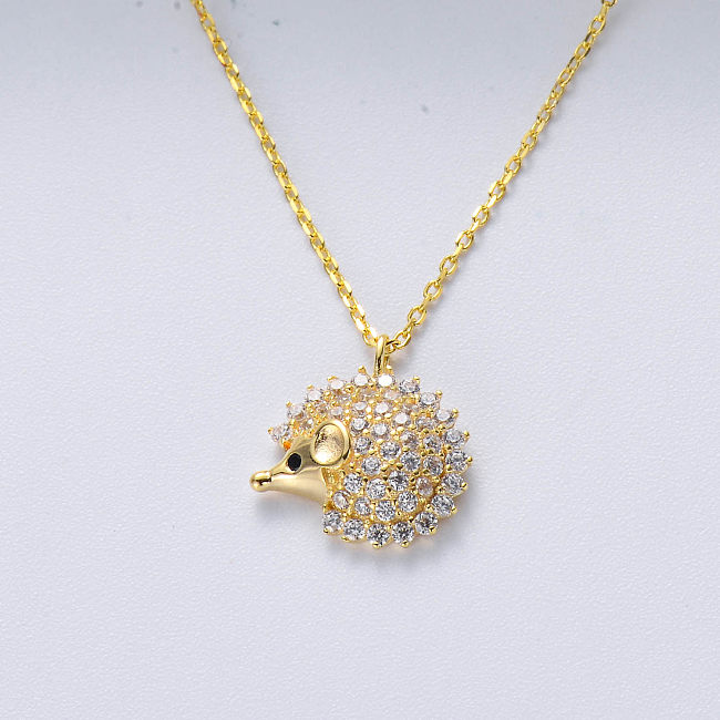 Collar de plata de ley con colgante de erizo animal chapado en oro a la moda