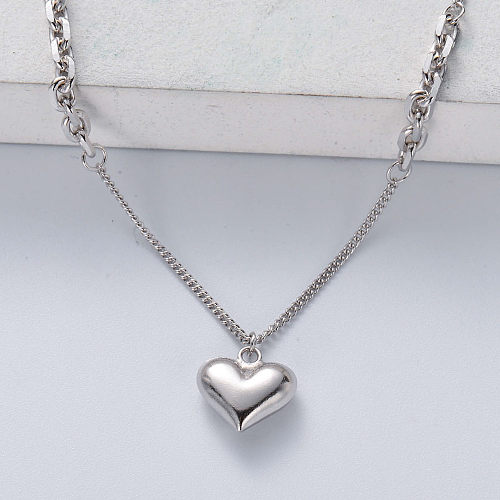 colar feminino minimalista moderno em prata 925 com pingente de coração de cor natural
