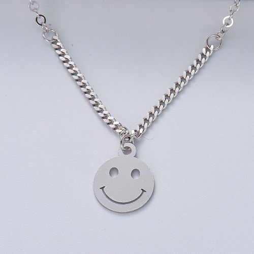 collier pendentif minimaliste en argent 925 avec visage souriant de couleur naturelle