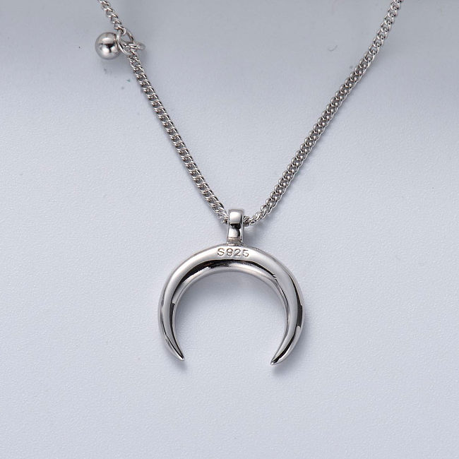 collar asimétrico de plata 925 con colgante de luna grande de color natural