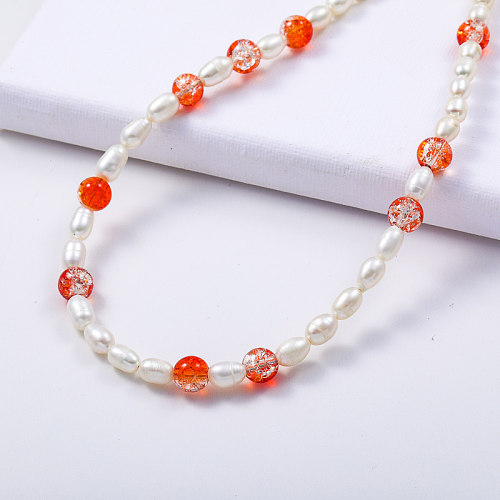 collar asimétrico de acero inoxidable con piedra naranja turquesa y perlas naturales