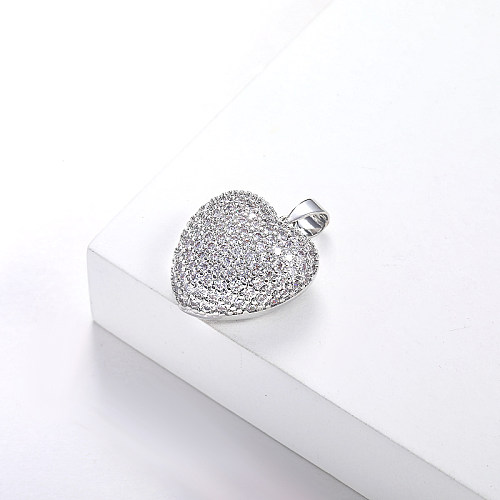 pingente de latão folheado a prata em formato de coração com zircônias