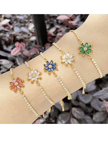 Minimalistisches verstellbares Armband aus Messing mit Zirkonia-Blume