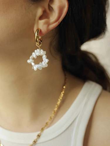 Stainless steel Freshwater Pearl Geometric Trend Huggie Earring