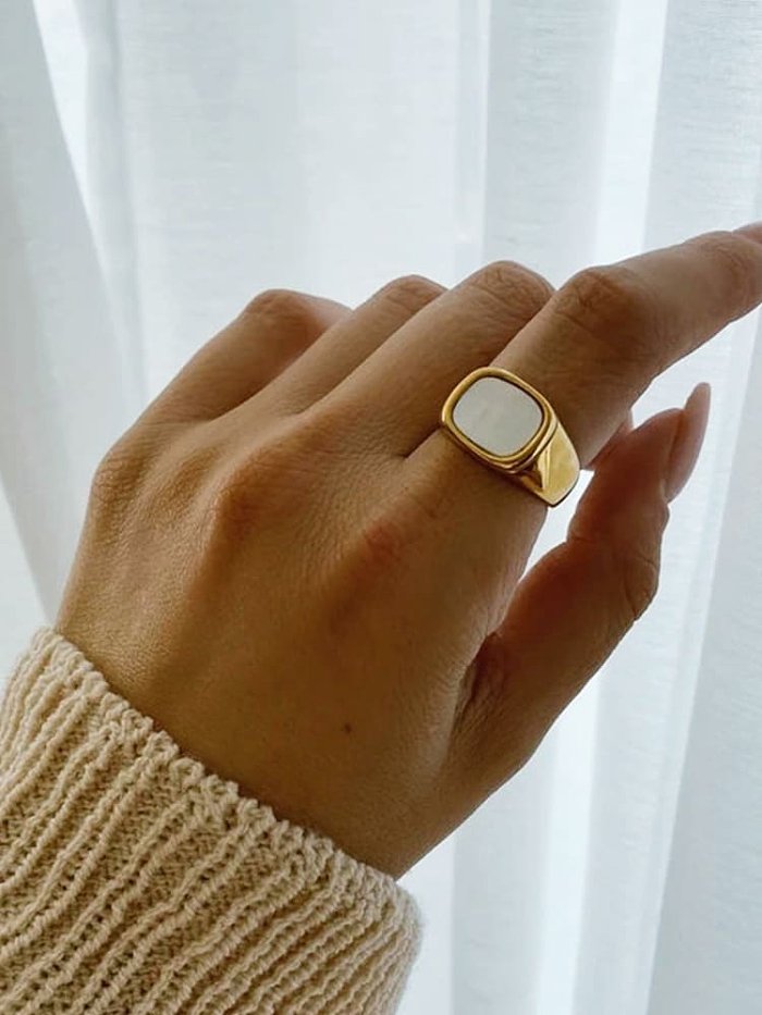 Stainless steel Shell White Geometric Trend Band Ring