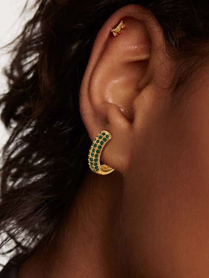 Boucles d'oreilles Huggie vintage géométriques en acier inoxydable avec oxyde de zirconium