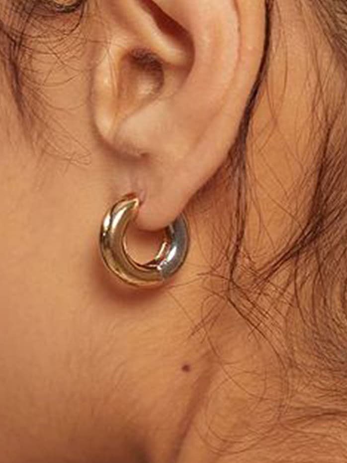 Stainless steel Round Vintage Huggie Earring