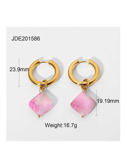 Huggie-Ohrring aus Edelstahl mit rosa Naturstein und geometrischem Trend