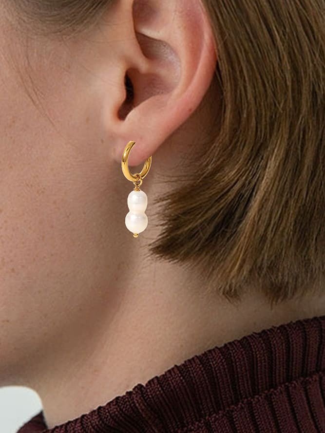 Stainless steel Freshwater Pearl Irregular Minimalist Huggie Earring