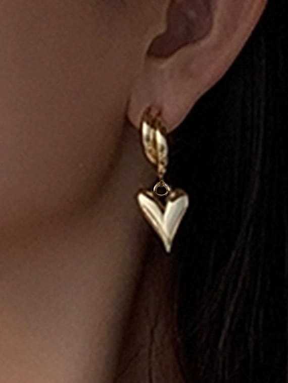 Stainless steel Heart Vintage Stud Earring