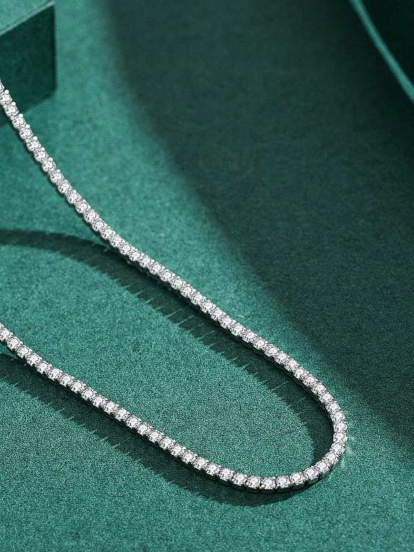 Collar minimalista geométrico de plata de ley 925 con circonitas cúbicas
