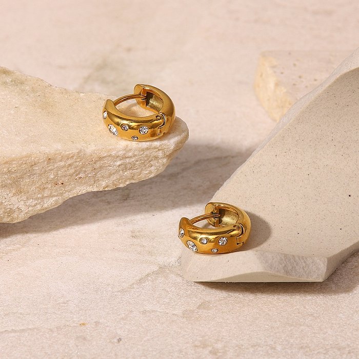 Boucles d'oreilles en forme d'anneau plaquées or 2022 carats en acier inoxydable avec zircon cubique blanc de style nouveau 18