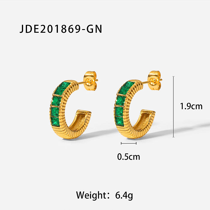 Boucle d'oreille en acier inoxydable en forme de C en forme de fil incrusté de zircon vert carré en or 18 carats