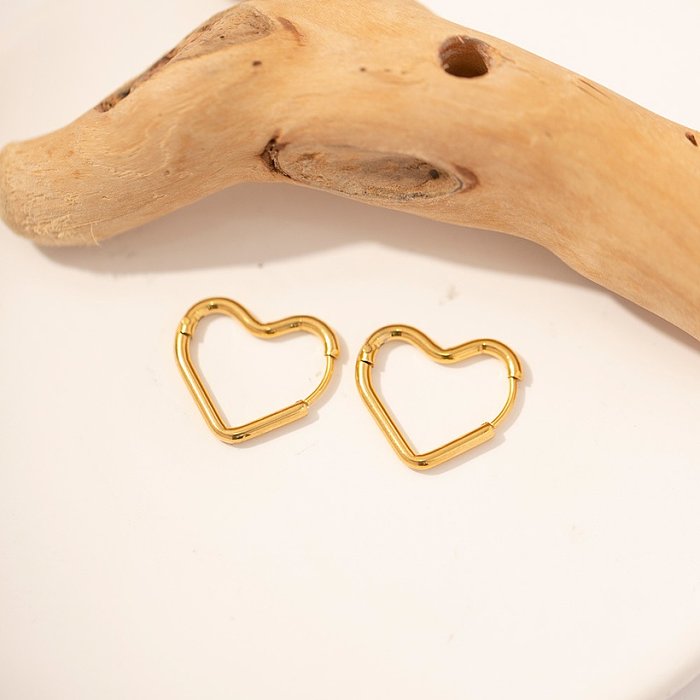Brincos de aço inoxidável em formato de coração românticos Brincos de aço inoxidável banhados a ouro