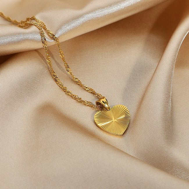 collier simple pendentif en forme de coeur rétro en or 18 carats en acier inoxydable