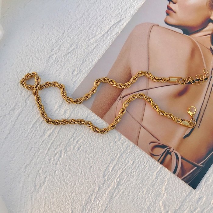 Schlichte Halskette aus 18 Karat vergoldetem Edelstahl