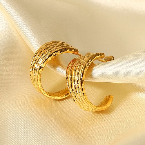fashion Cshaped 18K gold ribbed stainless steel simple earrings