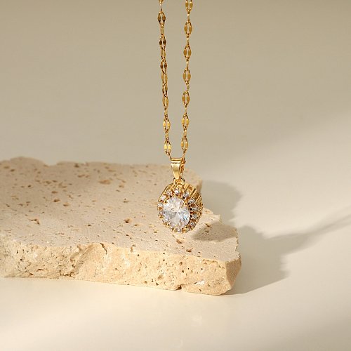 Nouveau collier pendentif ovale en acier inoxydable plaqué or 18 carats avec zircone cubique blanche