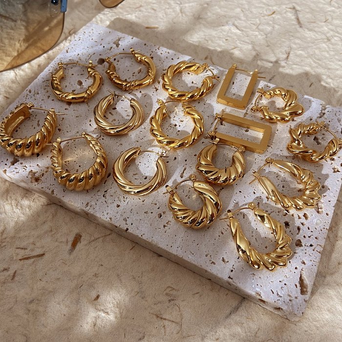 2021 novos brincos de argola de aço inoxidável croissant torcido banhado a ouro