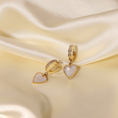 Brincos pingente de zircônio embutidos folheados a ouro 14K em forma de coração em forma de concha branca