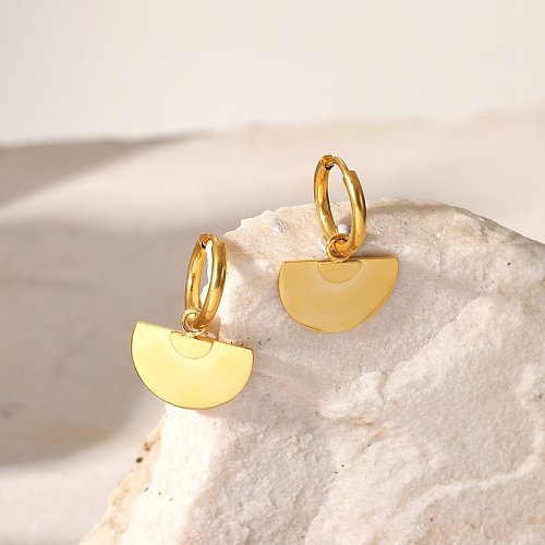 Boucles d'oreilles en acier inoxydable avec pendentif demi-cercle en forme d'éventail en or 18 carats brillant