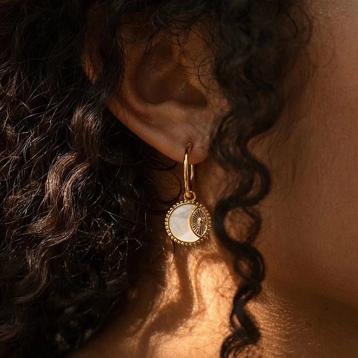 Einfache Art Sonne-Mond-Edelstahl-Tropfen-Ohrringe Vergoldet ohne eingelegte Muschel-Edelstahl-Ohrringe