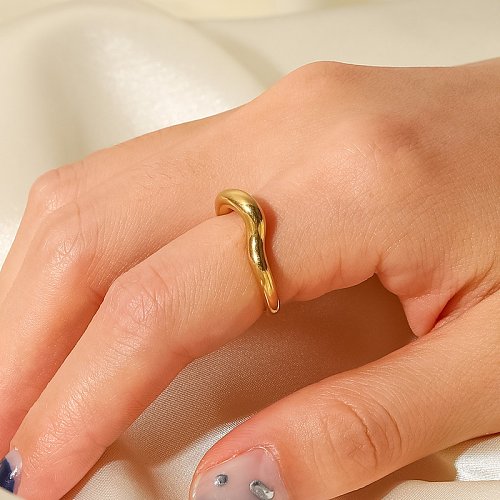 Anel aberto de aço inoxidável irregular estilo simples Anéis de aço inoxidável banhados a ouro