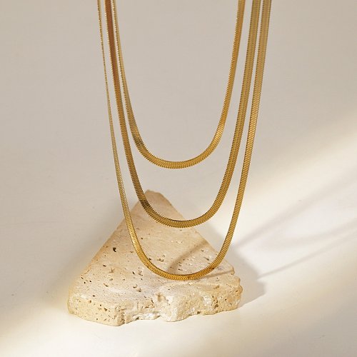 Nuevo collar de tres capas de acero inoxidable con cadena de serpiente de 18 mm chapado en oro de 3 quilates