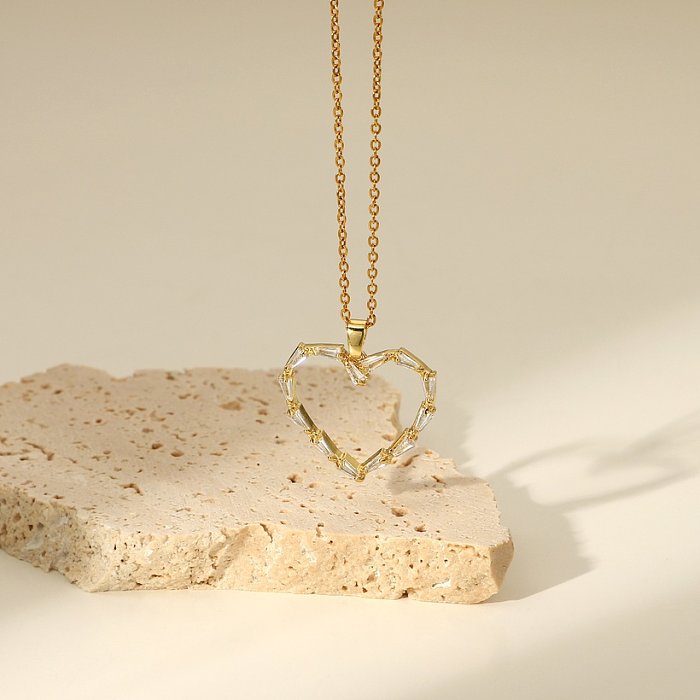 Novo colar em forma de coração oco banhado a ouro feminino colar de zircão triângulo de aço inoxidável
