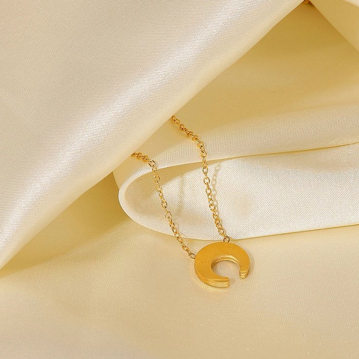 Collier en acier inoxydable plaqué or 18 carats avec pendentif en forme de croissant de coquille blanche naturelle de nouveau style