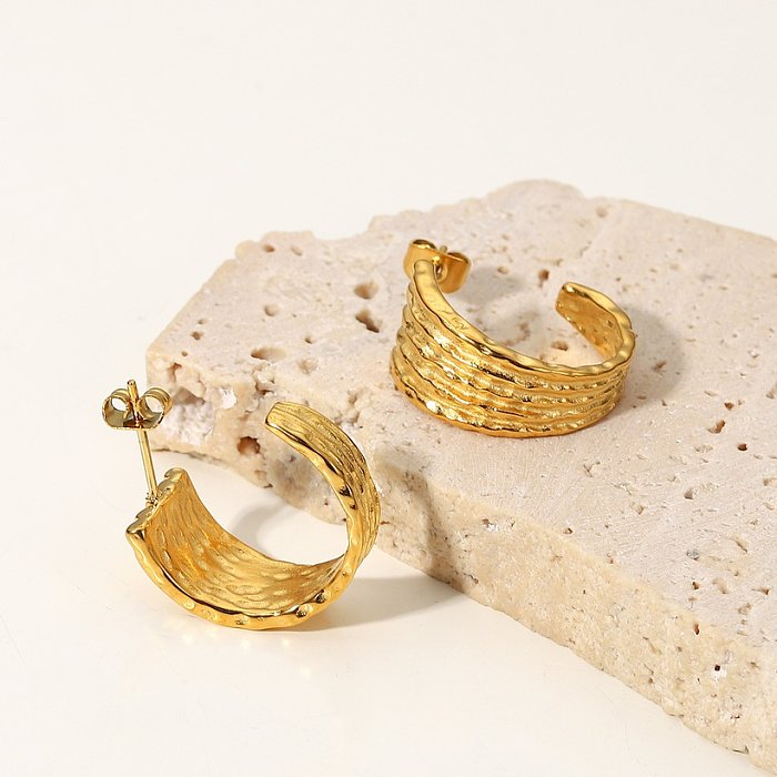 fashion Cshaped 18K gold ribbed stainless steel simple earrings