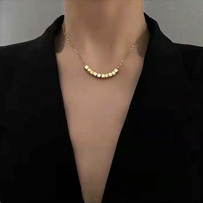 Nuevo collar con colgante de cubo de acero inoxidable chapado en oro de 14 quilates
