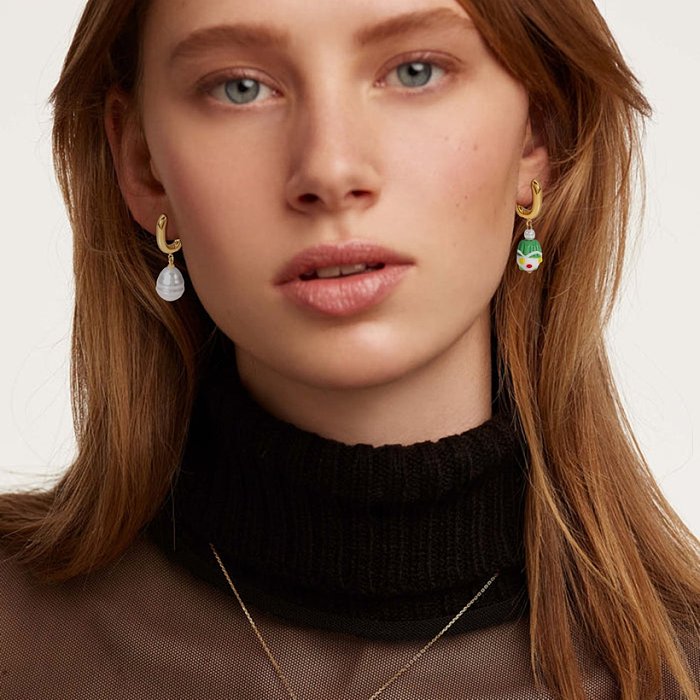 Boucles d'oreilles pendantes en acier inoxydable plaqué or 18 carats de style vintage