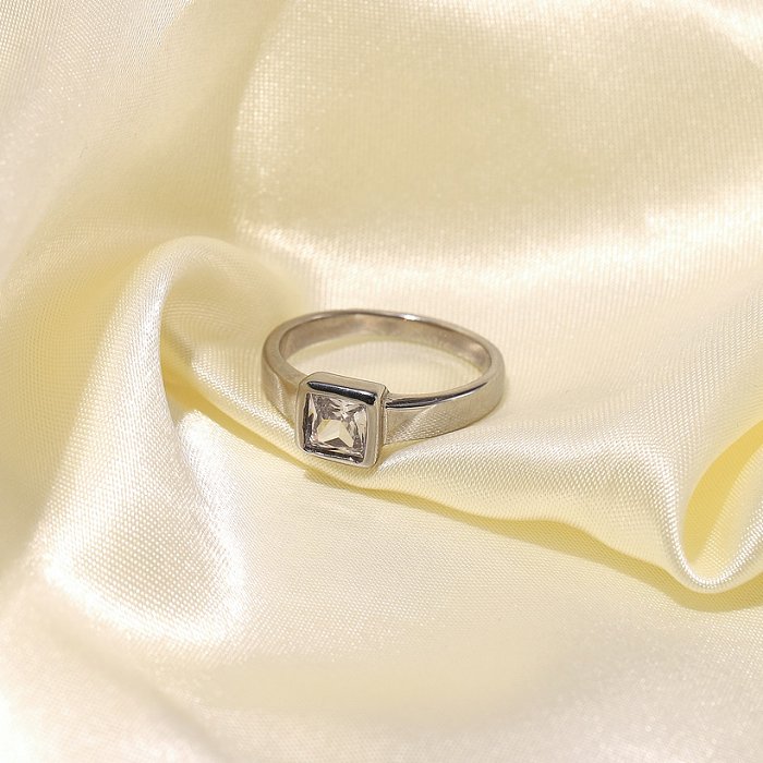 Wasserdichter Zirkon-Edelstahl-Quadrat-Ring aus transparentem Zirkonia im Retro-Design