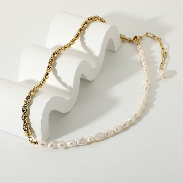Collar de oro de 14 quilates con empalme de cadena torcida de perlas naturales de agua dulce