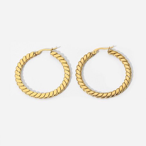 Femmes Mode Simple Style Cercle En Acier Inoxydable Pas De Boucles D'oreilles Incrustées Placage Boucles D'oreilles En Acier Inoxydable