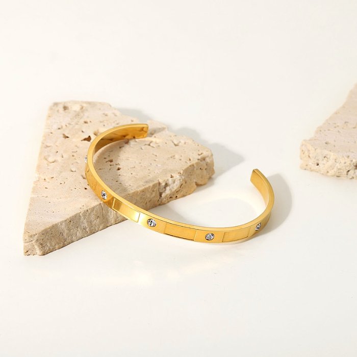 Bracelet rectangulaire en acier inoxydable plaqué or 18 carats avec zircon rond