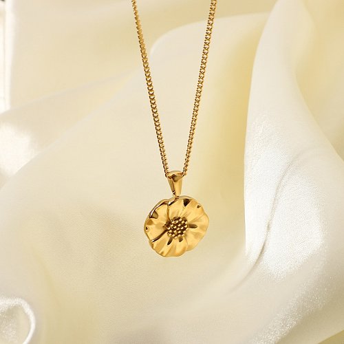 European and American Same Necklace Stainless Steel 18K Gold Threedimensional Flower Pendant Necklace