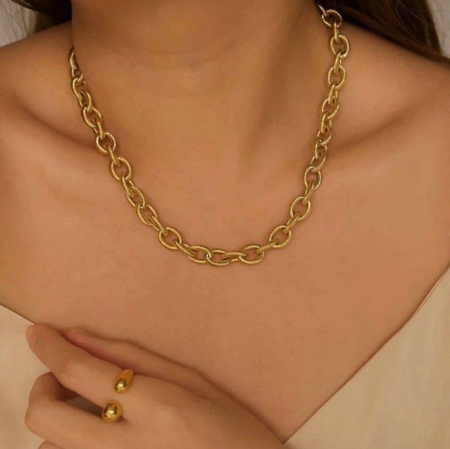 Collar sencillo de acero inoxidable 18 chapado en oro de 316 quilates