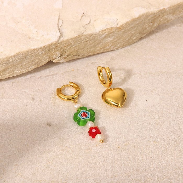 Art und Weiseedelstahl 18K Gold überzogene asymmetrische Herz-gemalte Blumen-Glasur-Perlen-Ohrringe