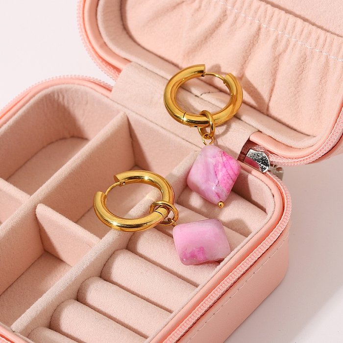 Venta al por mayor, pendientes de acero inoxidable con colgante de piedra natural rosa en forma de diamante, joyería