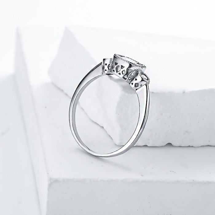 Anillos de compromiso de moissanita personalizados, anillo de compromiso de moissanita de tres piedras para mujer