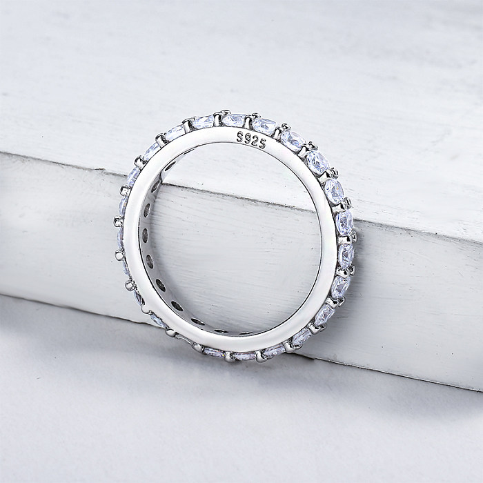 Venta al por mayor de anillos de diamantes para mujer de plata para la fabricación de joyas cerca de mí.