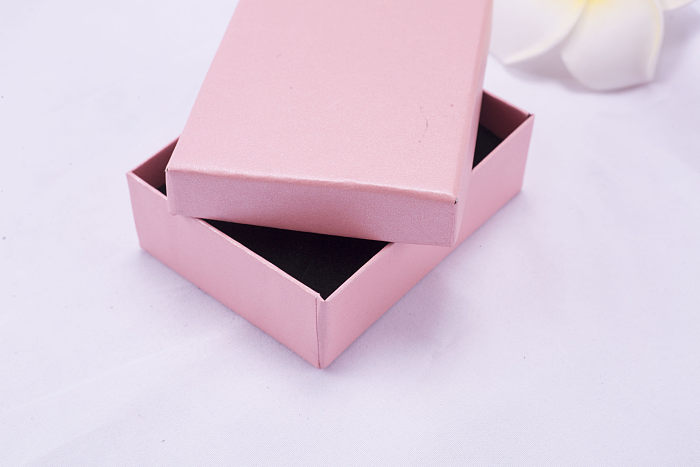 Boîtes à bijoux en papier de couleur unie de style simple de mode