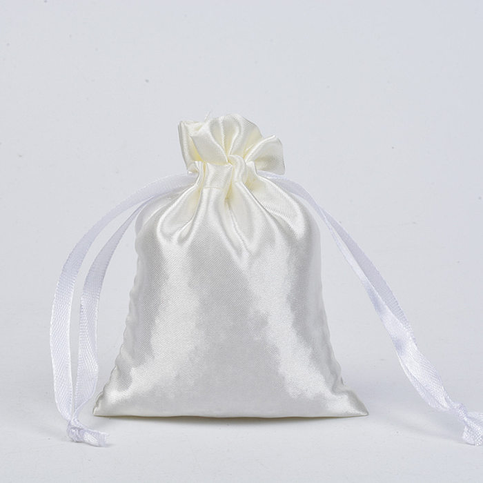 Sacos de embalagem de joias de cetim estilo simples cor sólida com cordão