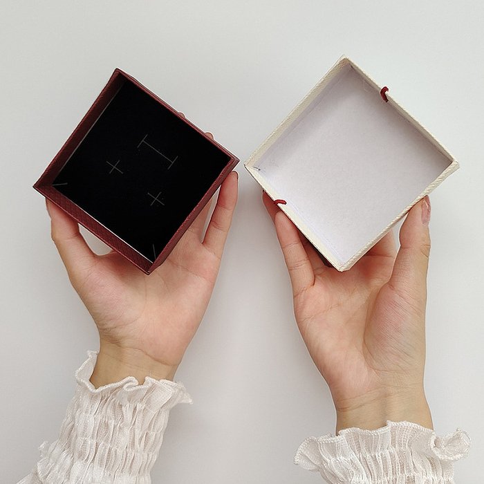 Caixa de joias contas caixa de embalagem vermelha caixa de joias pequena caixa quadrada