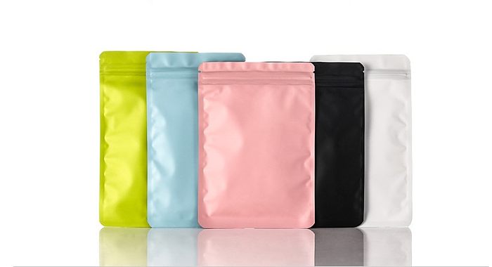 Sacs d'emballage en plastique de bijoux de couleur unie de style simple 1 pièce